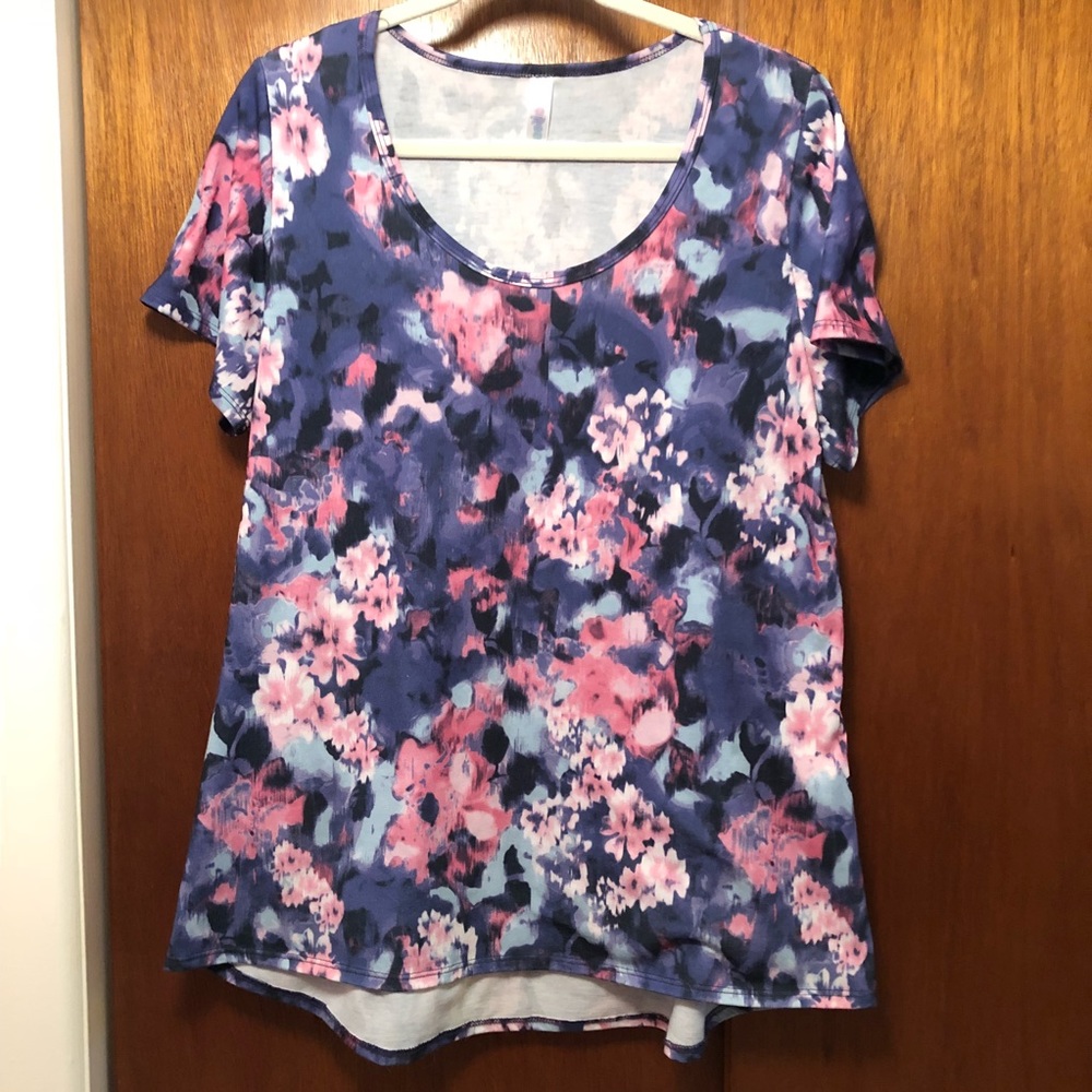 Lularoe floral classic t